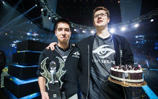 2022LPL夏季季后总决赛，16：30 JDG vs TES(BO5)，晴天首发！