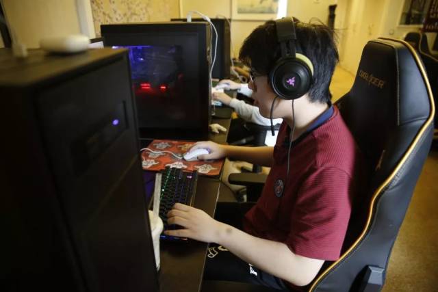 外媒统计LPL春决海外观众峰值接近30万，超LCS排四大赛区第3