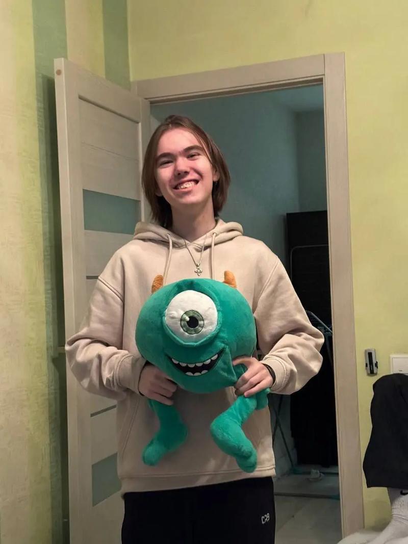 LPL圈内人爆料：Xiaohao或被EDG队伍青睐 但身负合同中下游队伍买不起