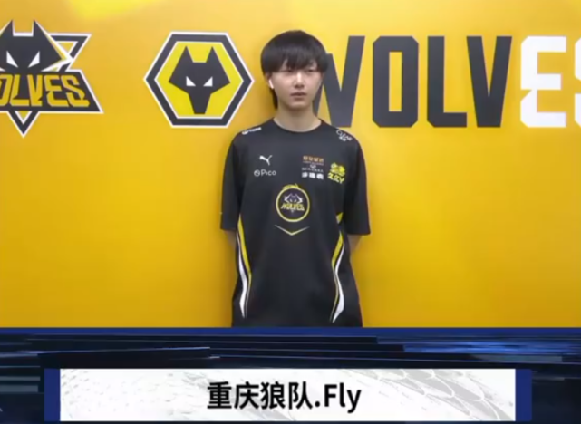 口下面这